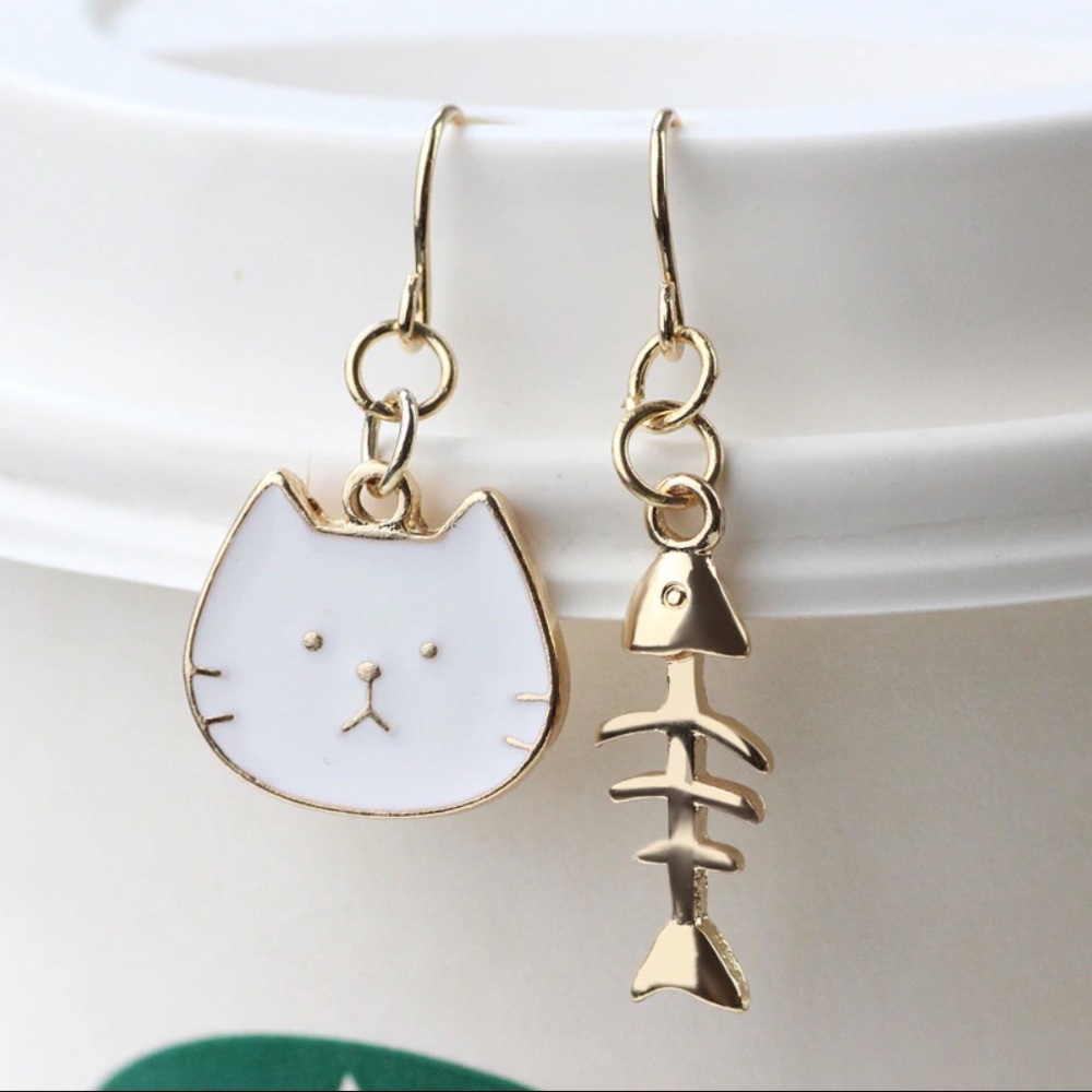 White Cat and Bone Earrings Gold NEW